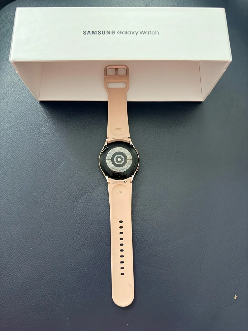Samsung Galaxy Watch 4 — Pink Sand Band | Excellent Condition